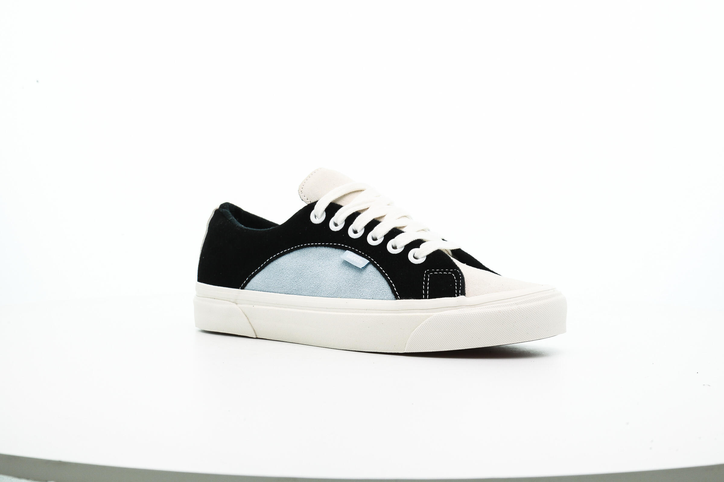 vans-lampin-black-winter-sky-